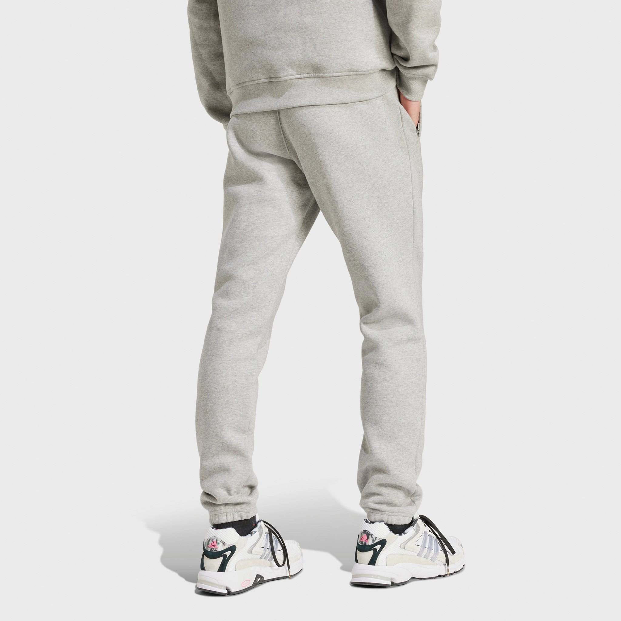 adidas Essentials Sweatpants / Medium Grey Heather