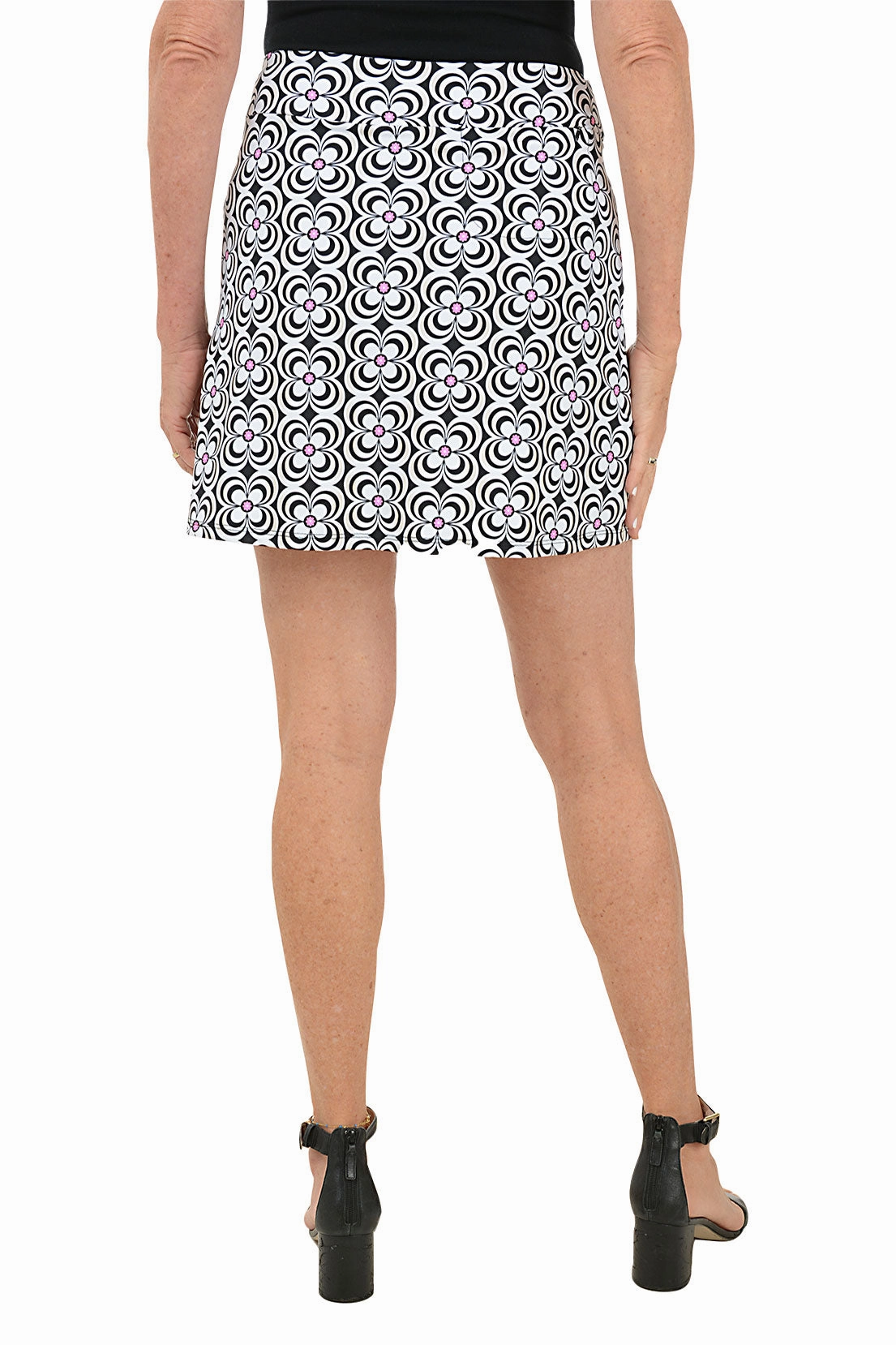 Black Optical Daisy UPF50  Pull-On Skort