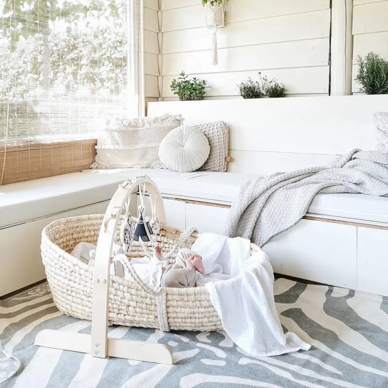 Corn Husk Moses Basket with Insert