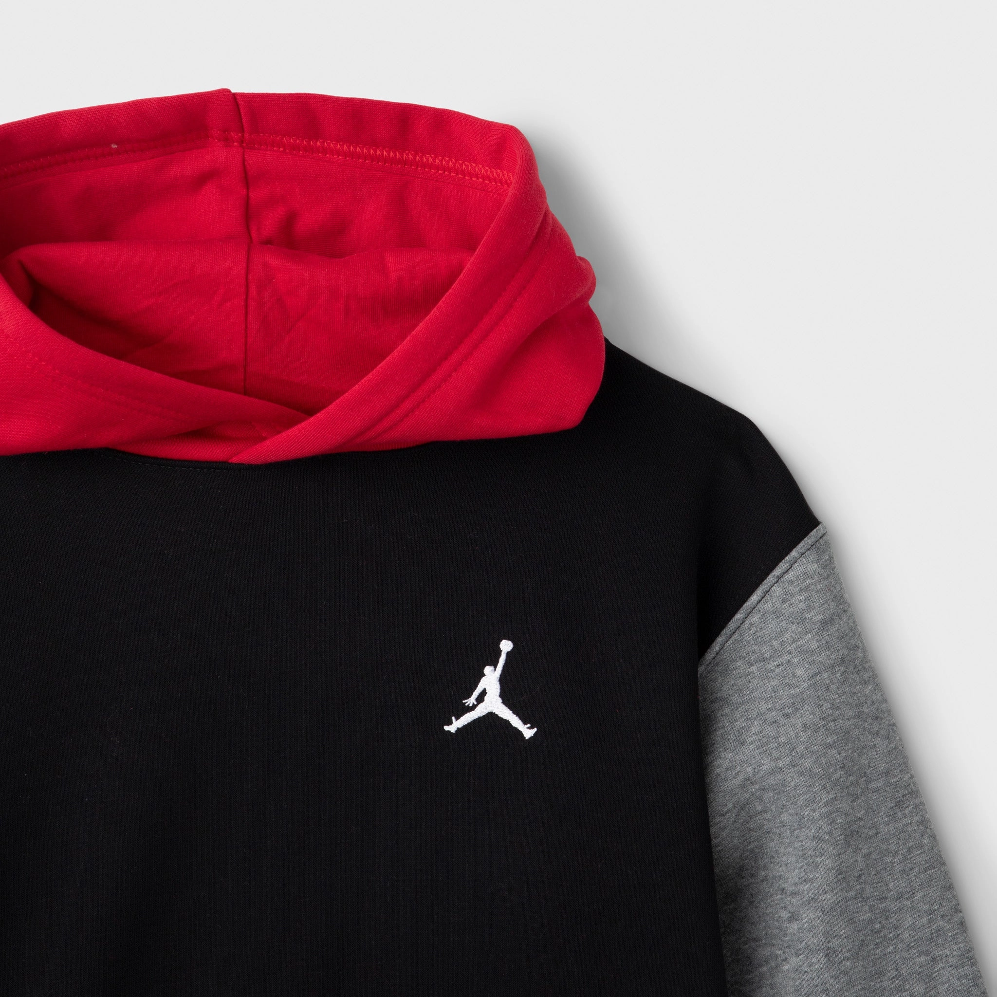Jordan Juniors' Brooklyn Pullover Hoodie Black / Gym Red
