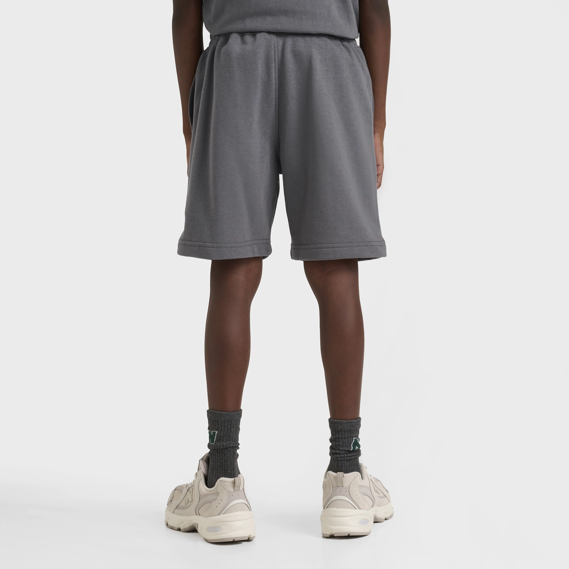 New Balance Junior Boys' Small Logo Shorts / Castle Rock