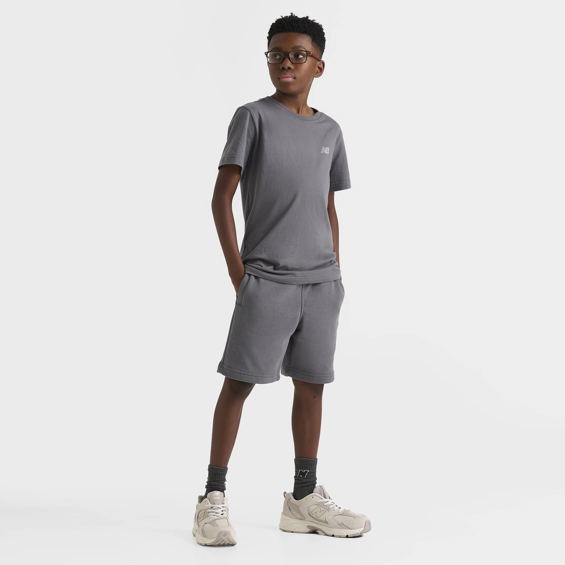 New Balance Junior Boys' Small Logo Shorts / Castle Rock