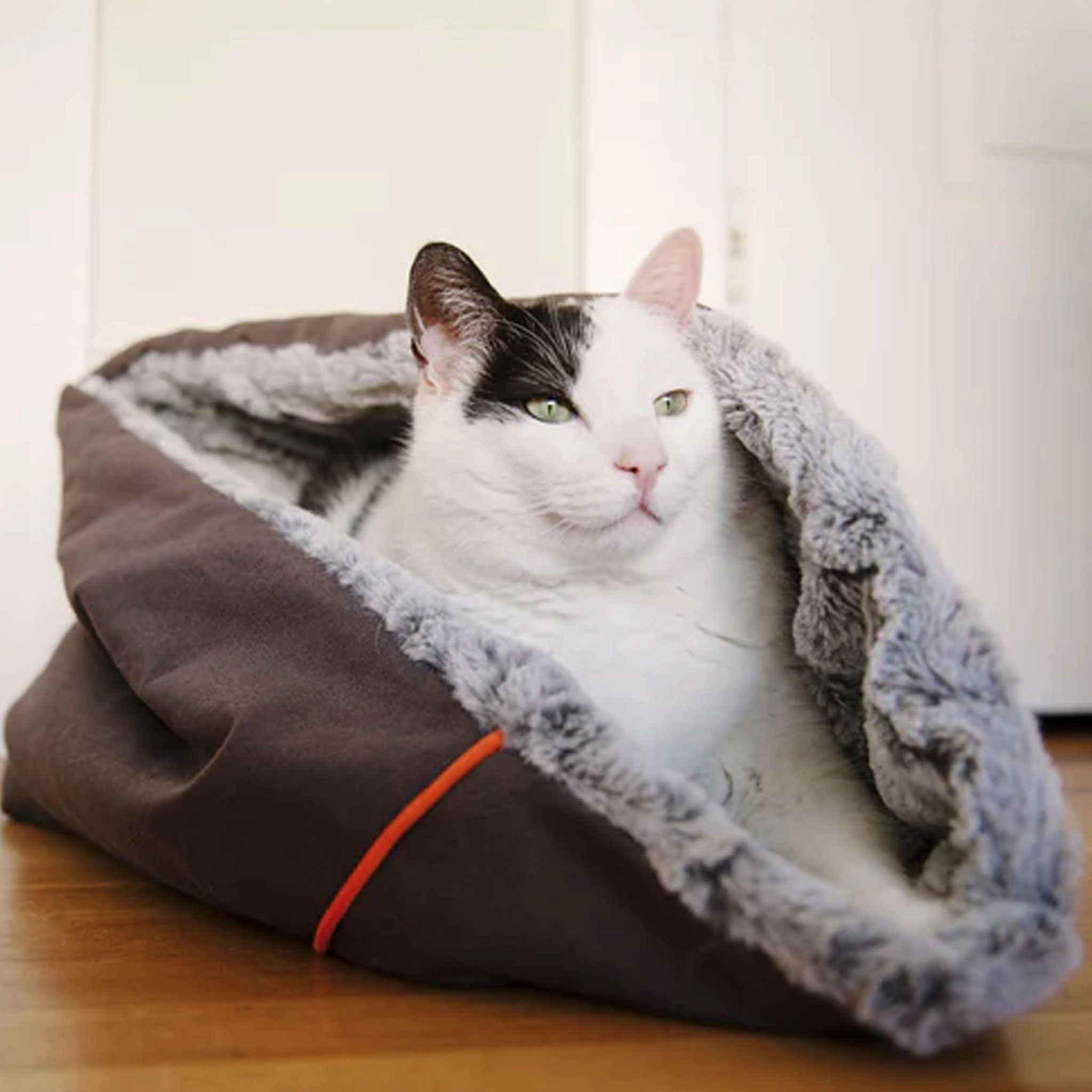 P.L.A.Y. Snuggle Husky Gray Dog and Cat Bed
